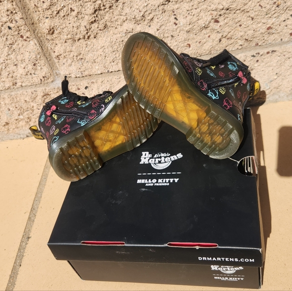 Dr. Martens Hello Kitty Boots Girls TODDLERS - Picture 4 of 8